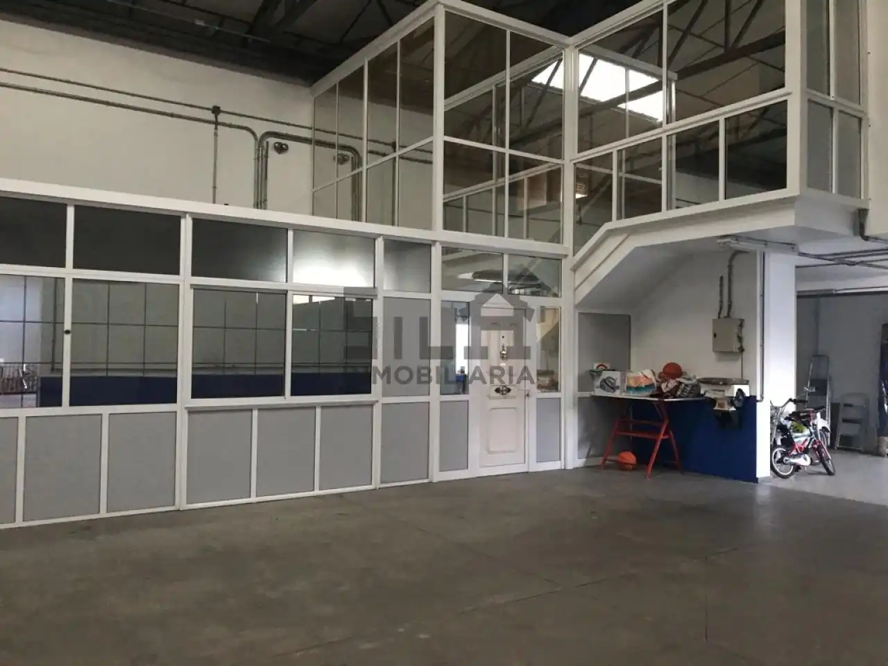 Nau industrial en venda a A Merca