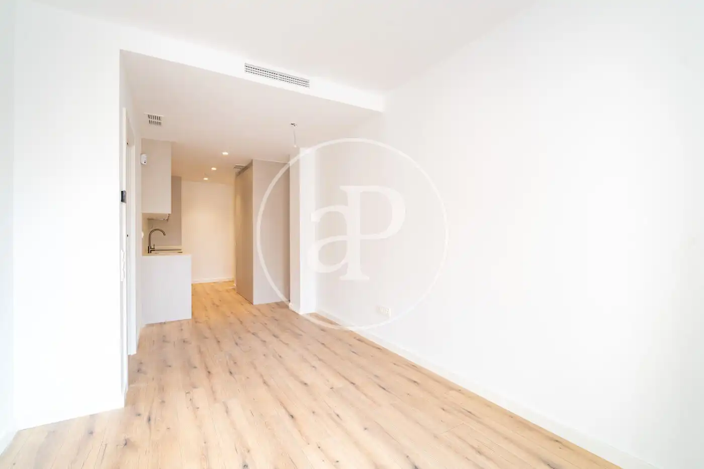 Sala de estar de Piso de alquiler en Barcelona con Aire acondicionado, Calefacción y Trastero