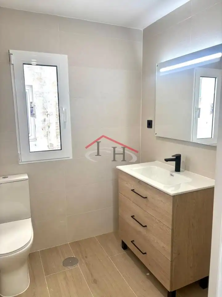 Baño de Piso en venta en San Andrés del Rabanedo con Calefacción y Trastero
