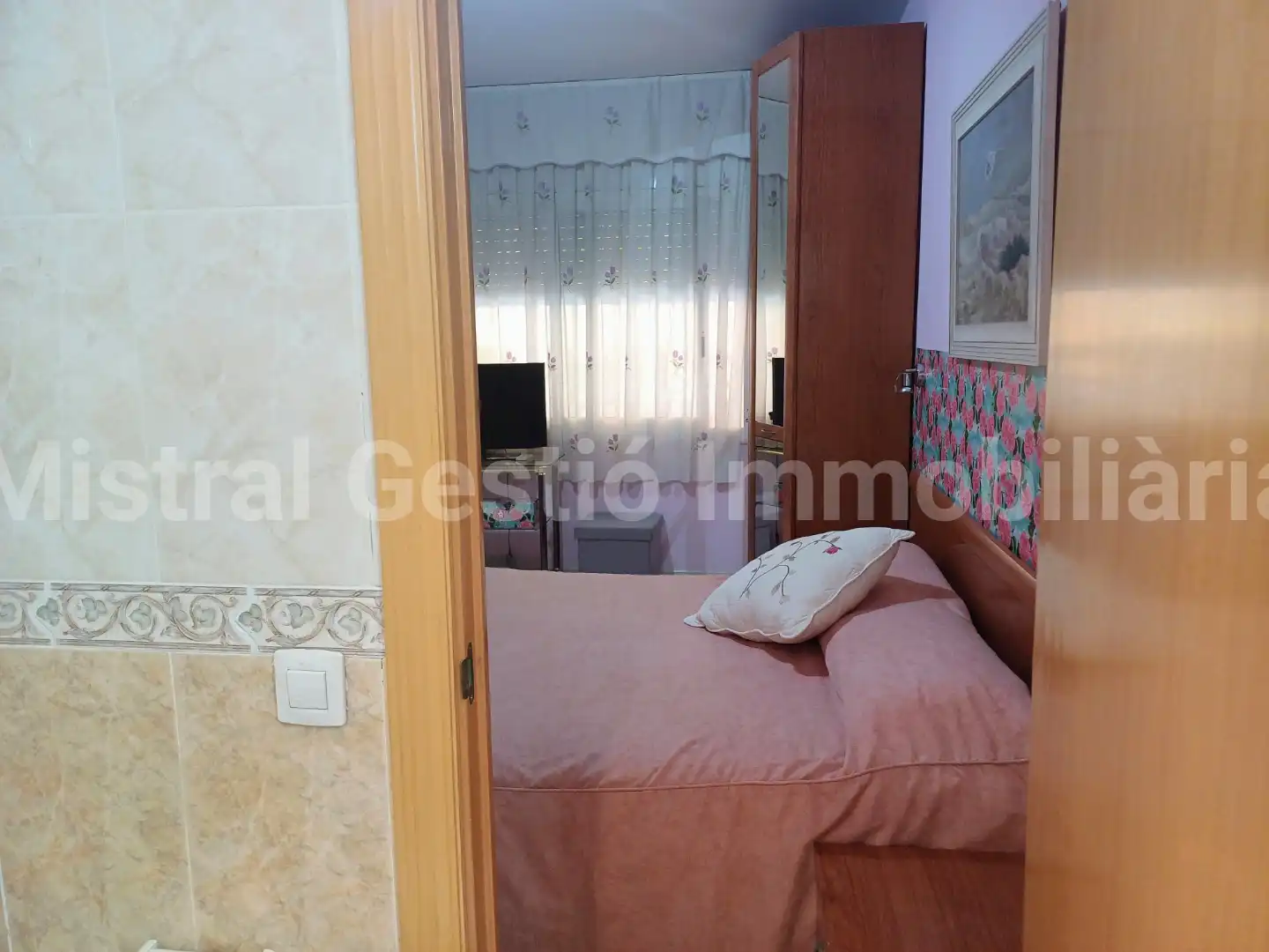 Schlafzimmer von Dachboden zum Verkauf in Calafell mit Klimaanlage, Terrasse und Möbliert