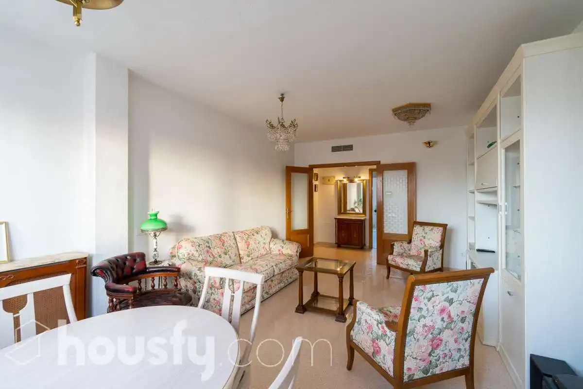 Piso con piscina en venta en Avenida de Bélgica ., imagen 2