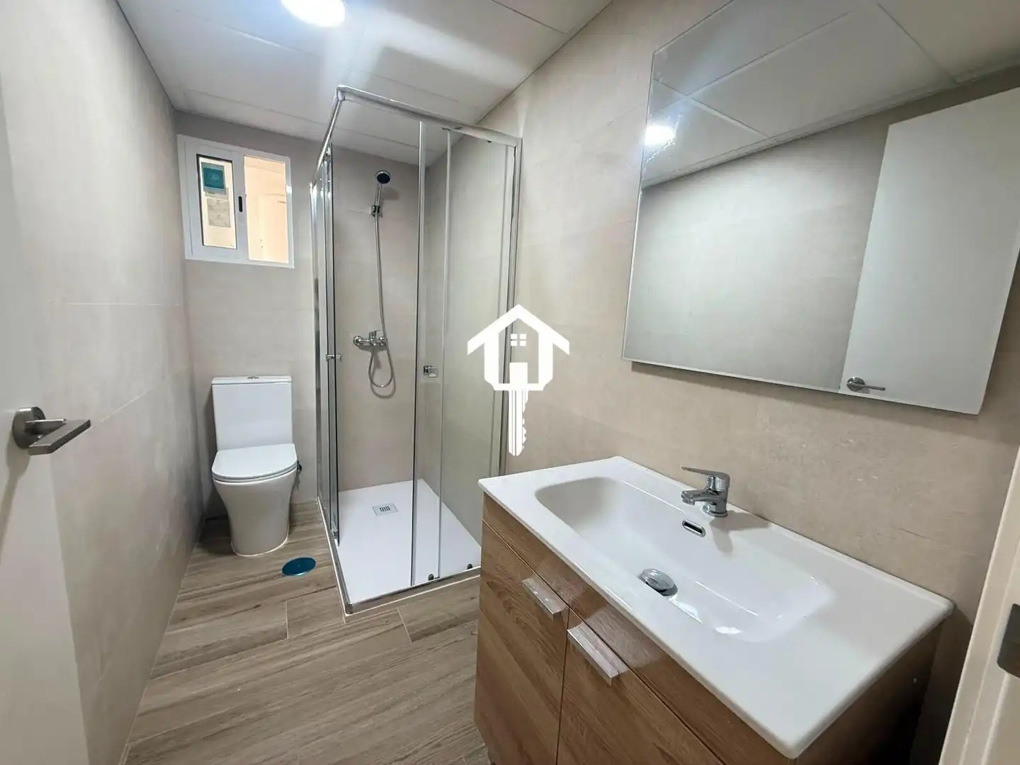 Baño de Piso en venta en Elda con Balcón