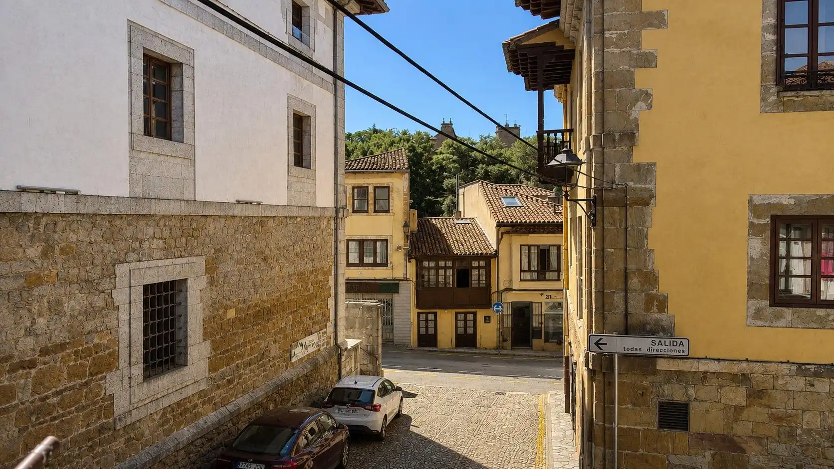 Vista exterior de Piso en venta en Comillas (Cantabria) con Calefacción y Balcón