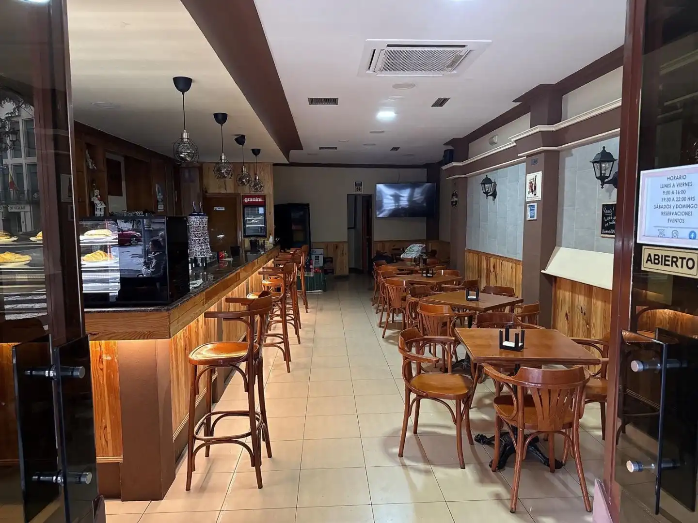 Gewerbefläche zur Übernahme in Av de la habana 3, imagen 2