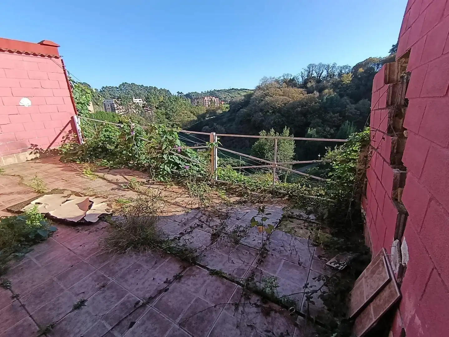 Jardí de Casa o xalet en venda en Avilés amb Calefacció, Terrassa i Traster