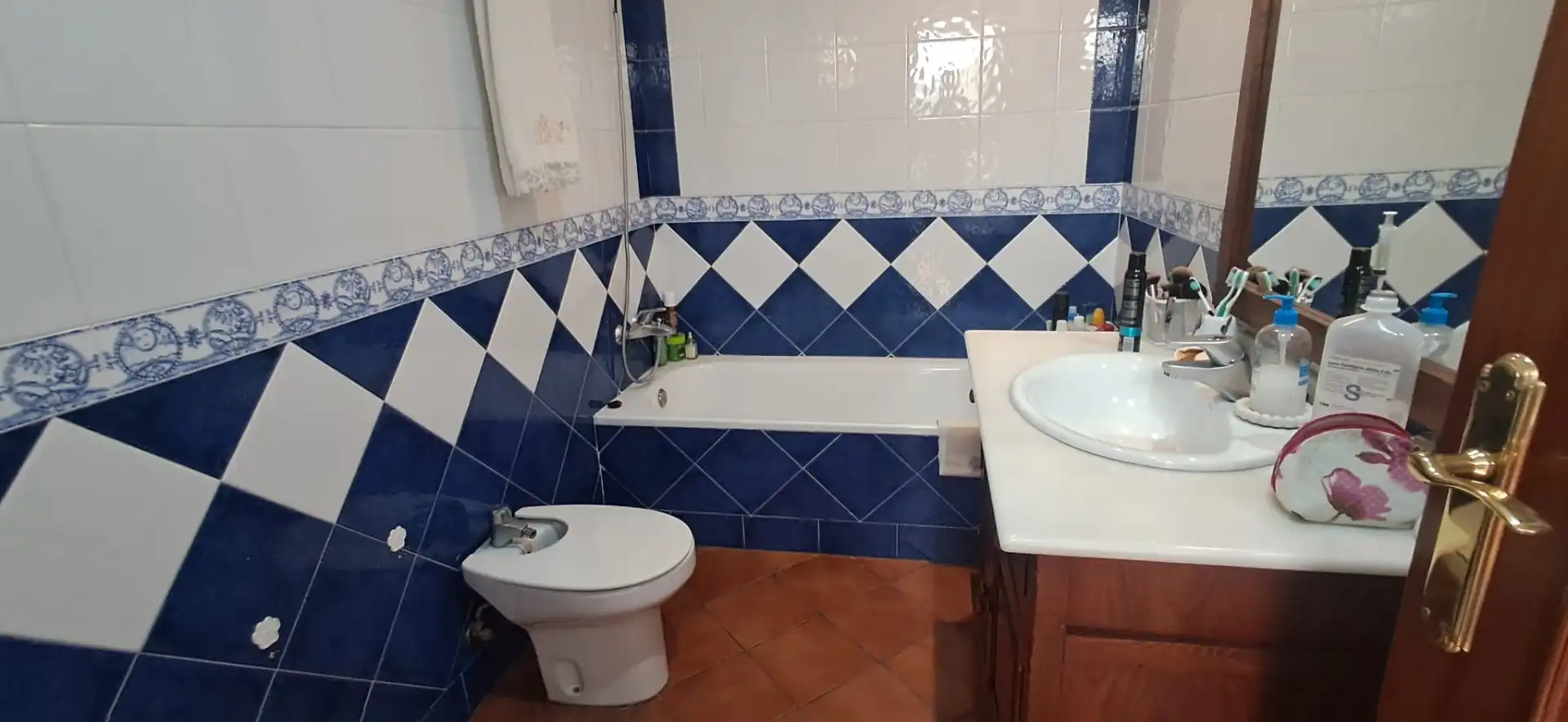 Bany de Casa o xalet en venda en Utrera amb Aire condicionat, Traster i Balcó