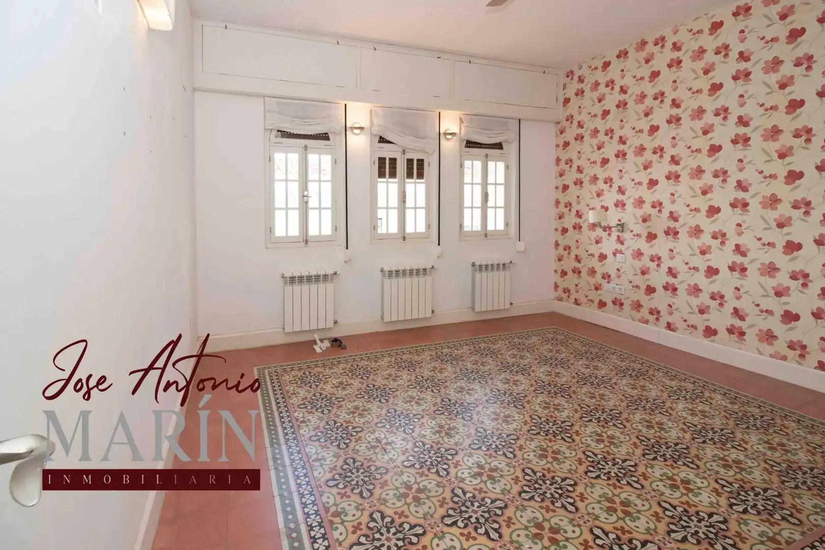 Sala d'estar de Casa o xalet en venda en Badajoz amb Calefacció i Terrassa