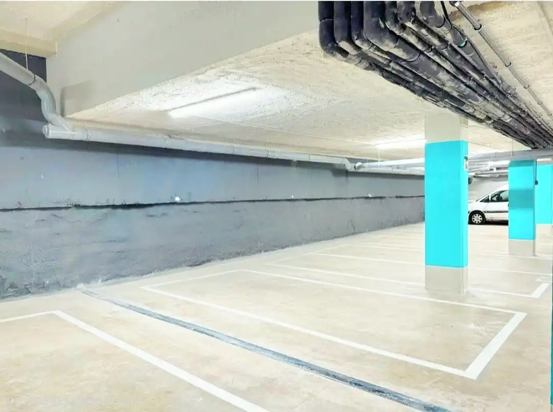 Parkplatz von Wohnungen zur Miete in Jávea / Xàbia mit Klimaanlage, Heizung und Privatgarten