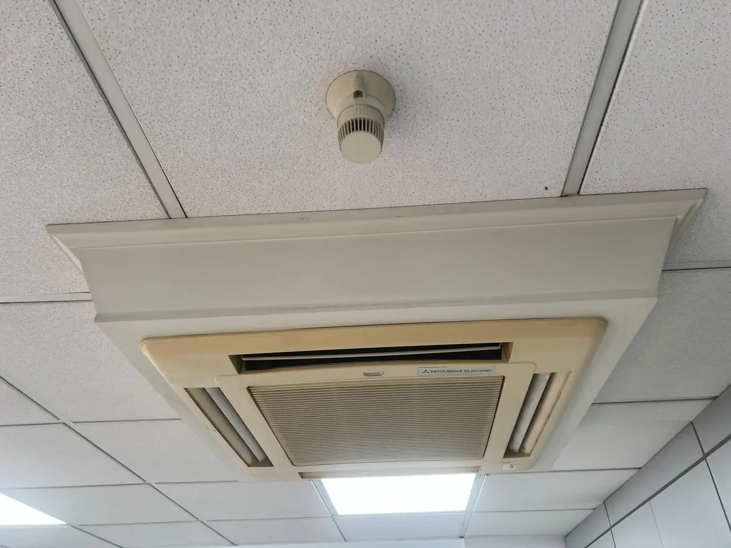 Office for rent in Madrid  with Air Conditioner, Heating and Furnished