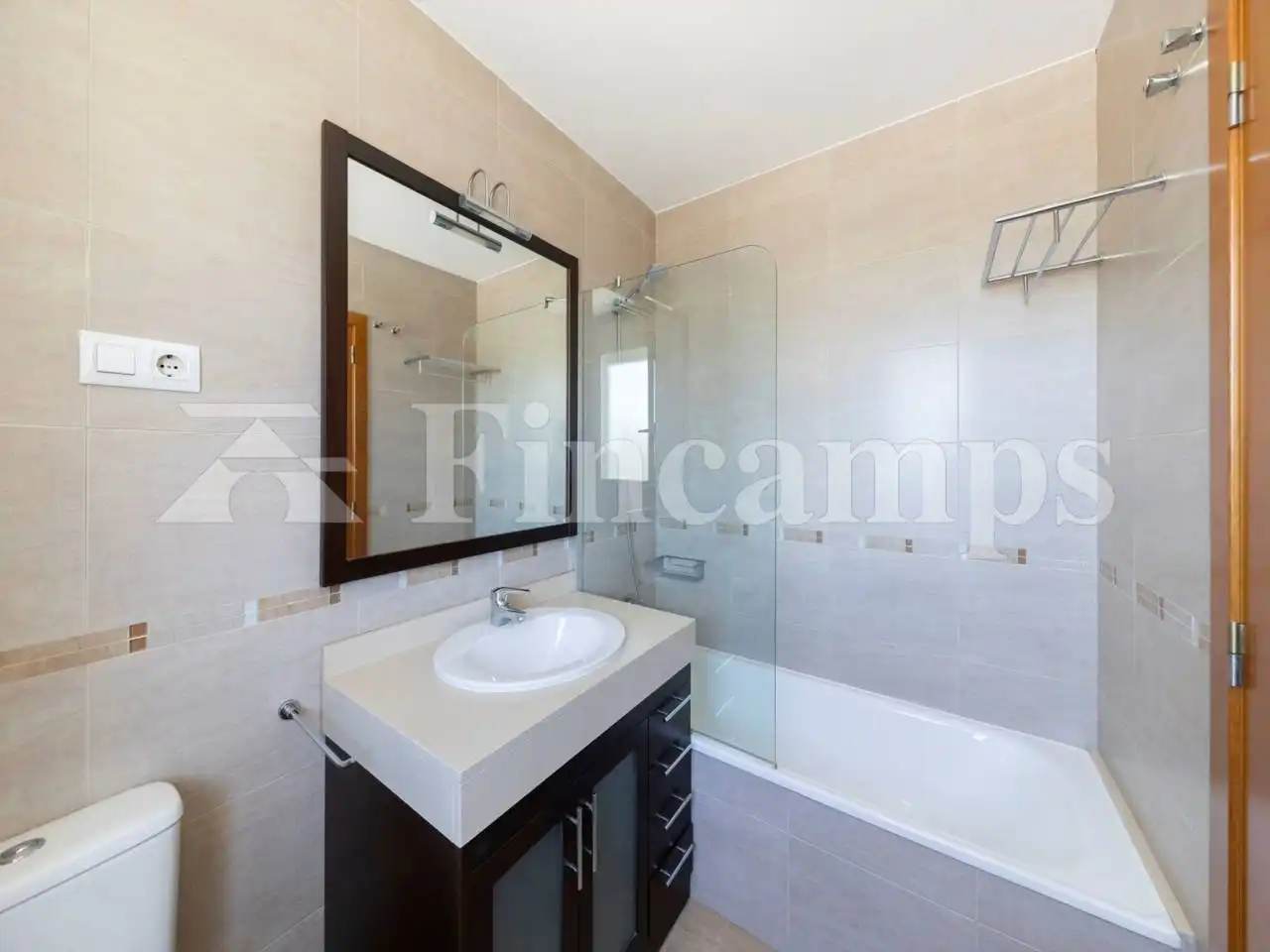 Badezimmer von Dachboden zum Verkauf in Terrassa mit Klimaanlage, Heizung und Parkett