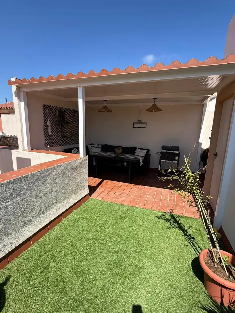 Terrasse von Einfamilien-Reihenhaus zum Verkauf in Los Barrios mit Terrasse