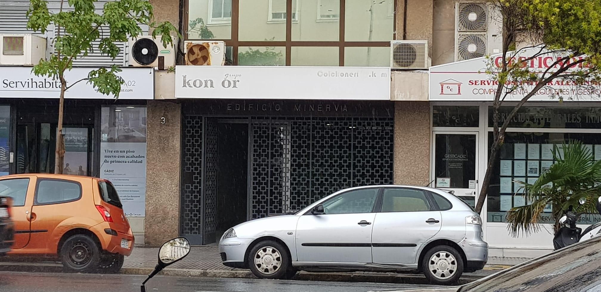 Exterior view of Office for sale in  Cádiz Capital  with Air Conditioner and Heating