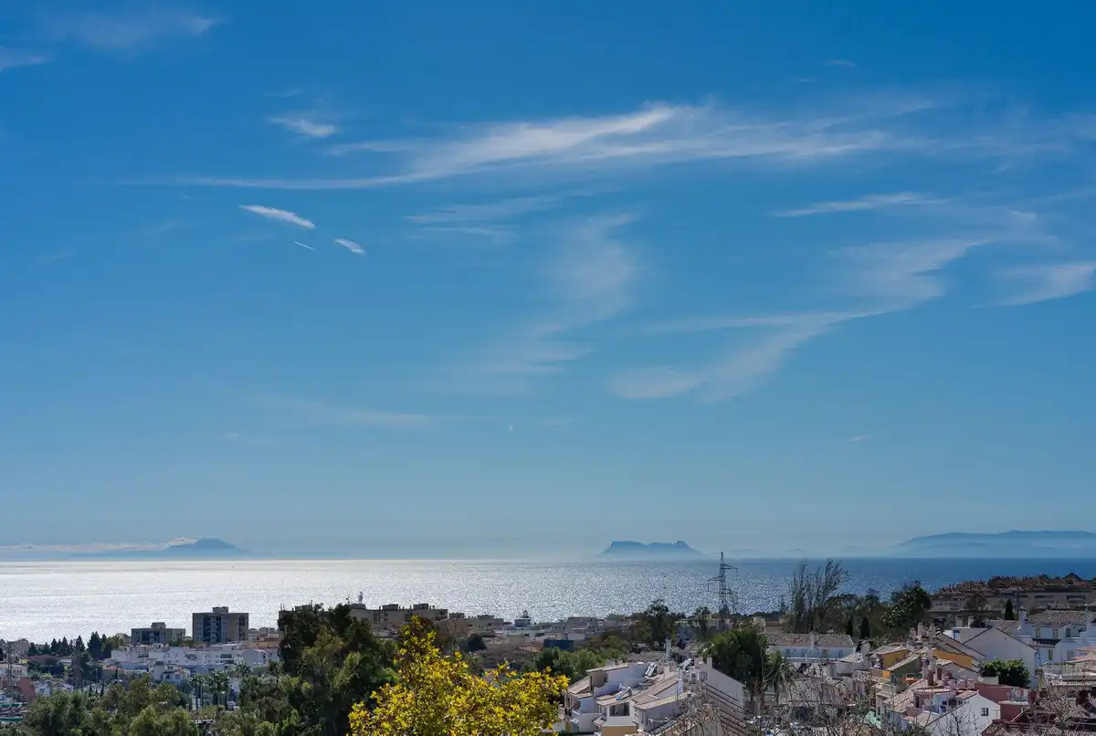 Vista exterior de Pis en venda en Marbella amb Terrassa i Piscina
