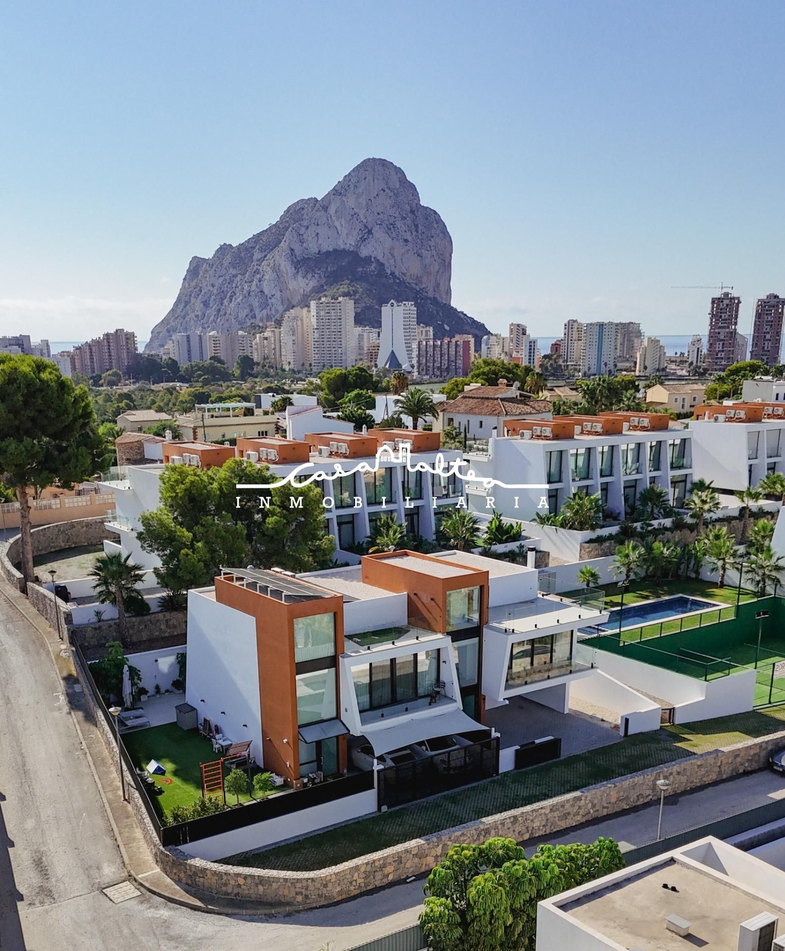 Exterior view of Single-family semi-detached for sale in Calpe / Calp  with Air Conditioner, Heating and Private garden