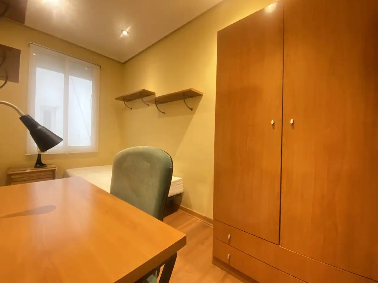 Bedroom of Flat for rent in Madrid  with Heating, Furnished and Internet