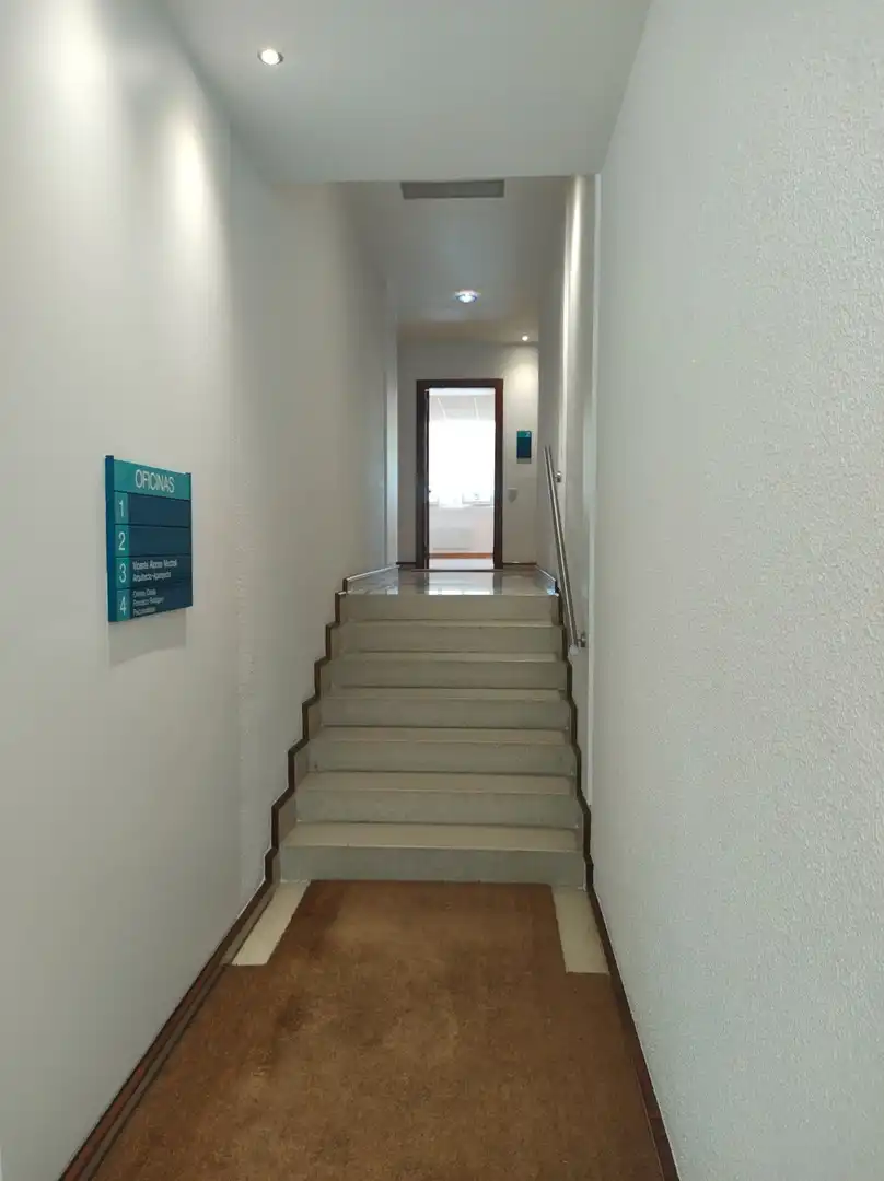 Oficina de alquiler en  Pamplona / Iruña