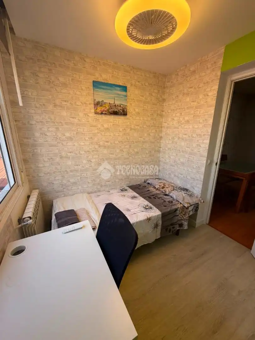 Bedroom of Flat for rent in Getafe  with Air Conditioner, Heating and Furnished