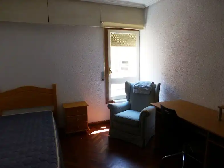 Habitación de Piso de alquiler en Zaragoza con Calefacción, Parquet y Amueblado