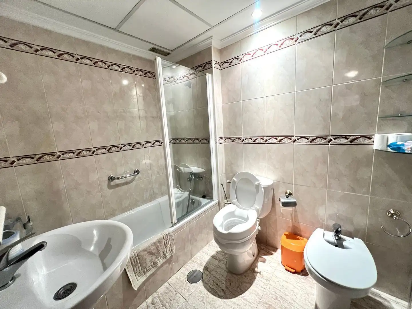 Baño de Piso en venta en Málaga con Aire acondicionado, Terraza y Trastero