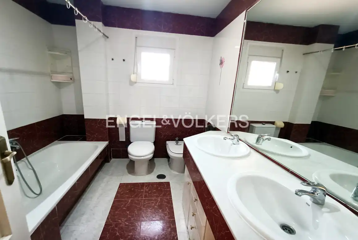 Bathroom of Houses for sale in Benidorm  with Air Conditioner, Private garden and Terrace
