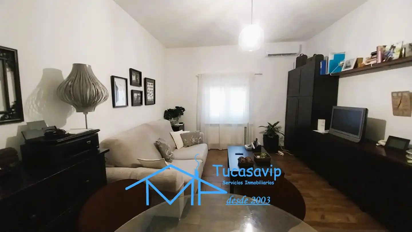Sala de estar de Planta baja en venta en La Adrada 