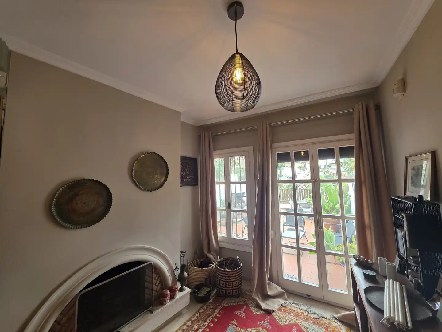 Esszimmer von Einfamilien-Reihenhaus zum Verkauf in La Alcaidesa mit Klimaanlage, Terrasse und Abstellraum