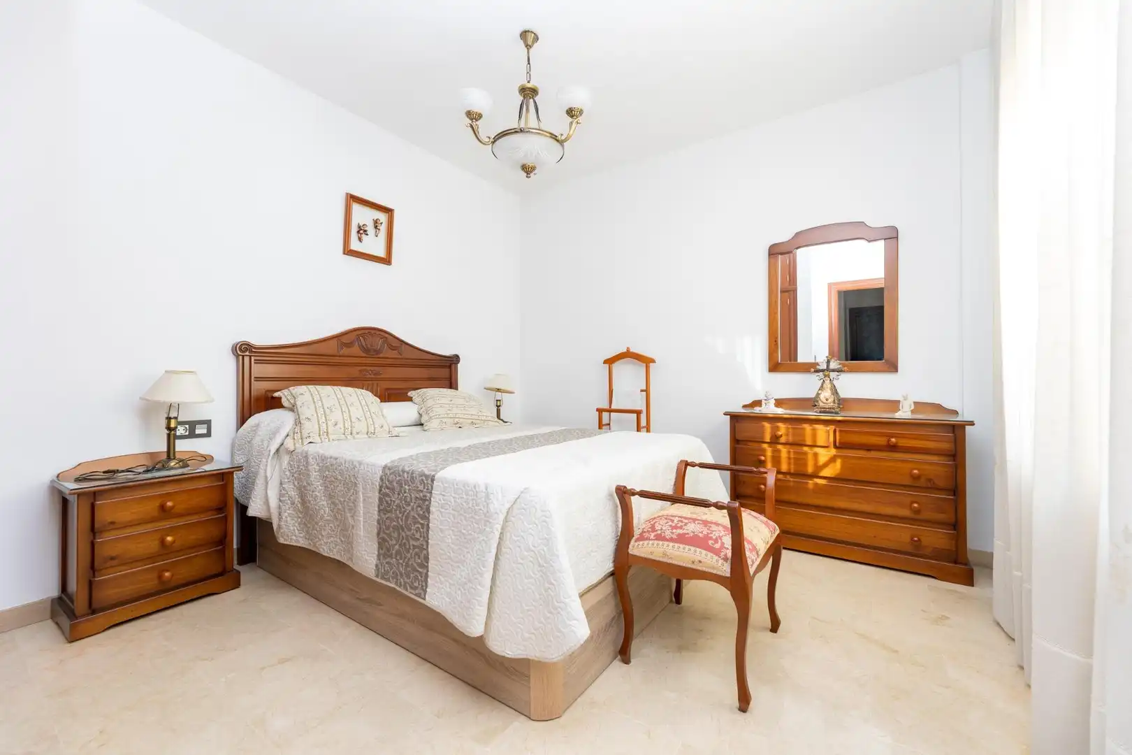 Habitación de Casa adosada en venta en Granada con Calefacción