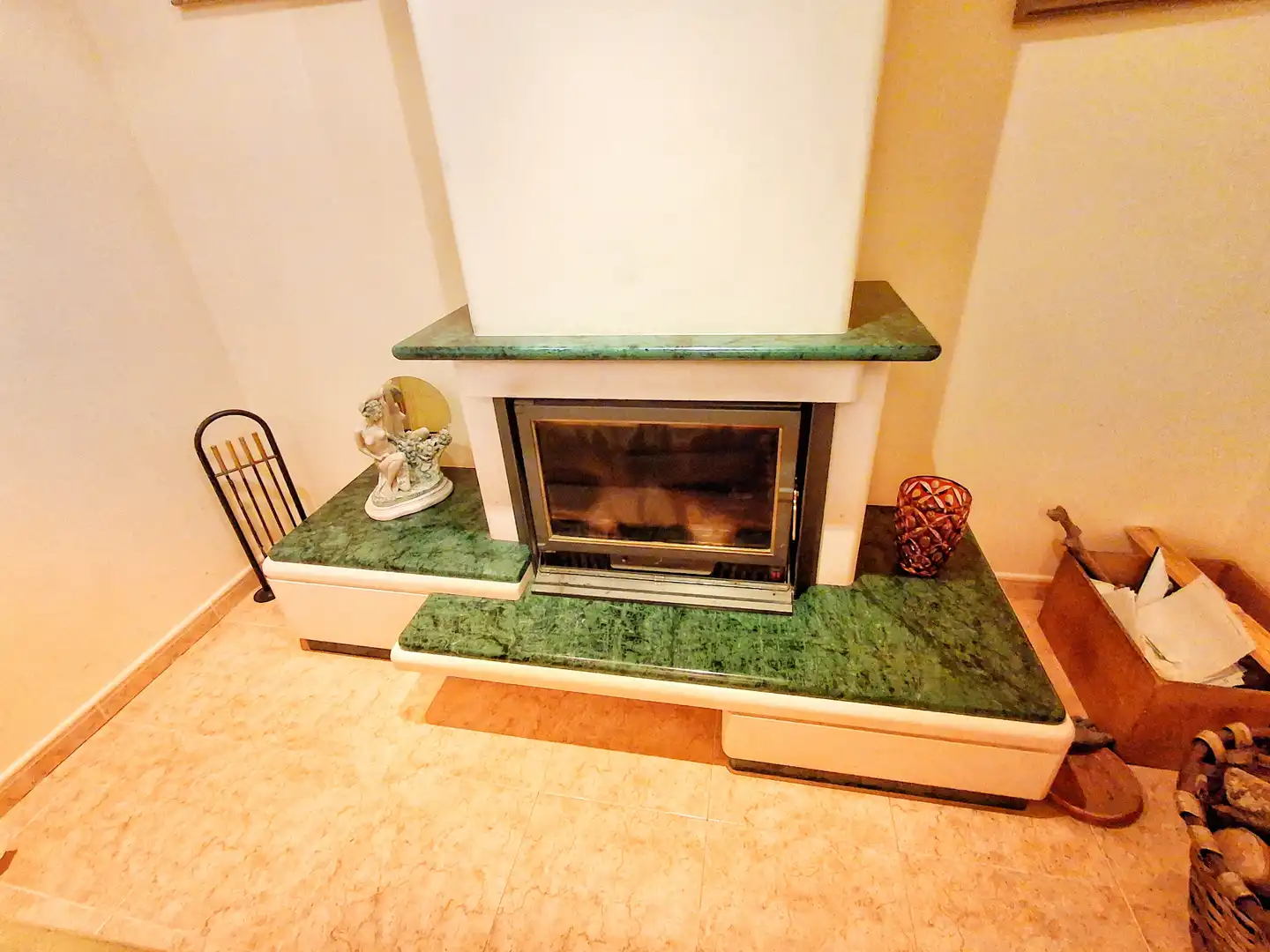 Sala de estar de Edificio en venta en Vadocondes con Alarma y Piscina comunitaria