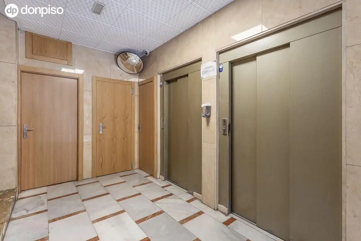 Piso en venta en Granada con Aire acondicionado, Calefacción y Terraza