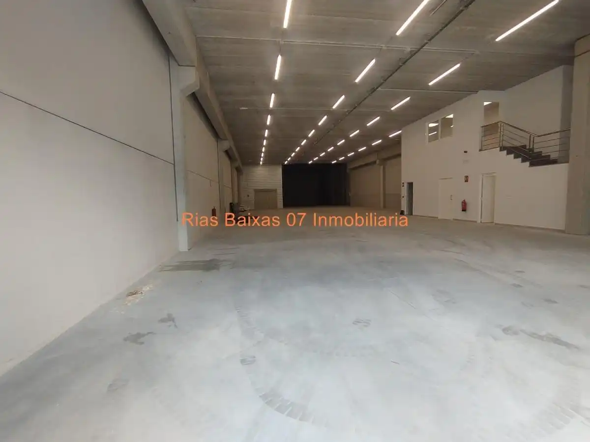 Nave industrielle à louer à Mos, imagen 3