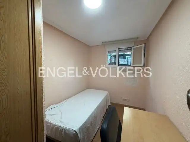 Bedroom of Flat for rent in Madrid  with Heating, Parquet flooring and Furnished