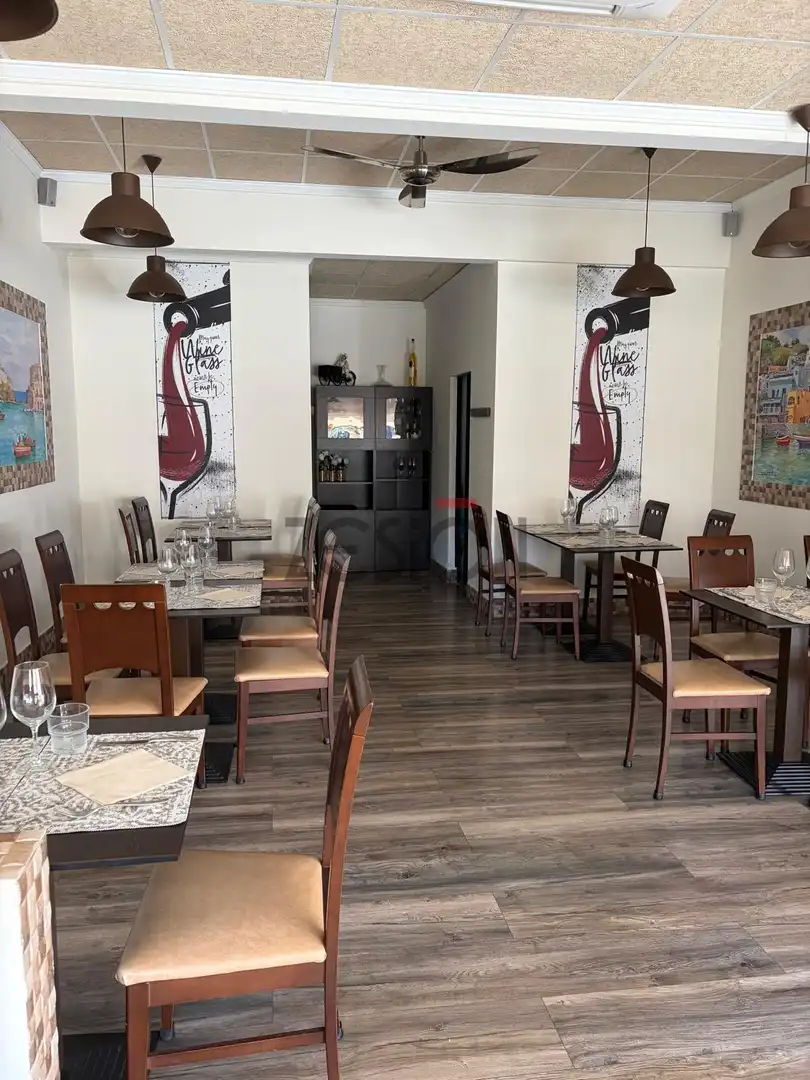 Business premises for transfer in Casco Urbano, imagen 2