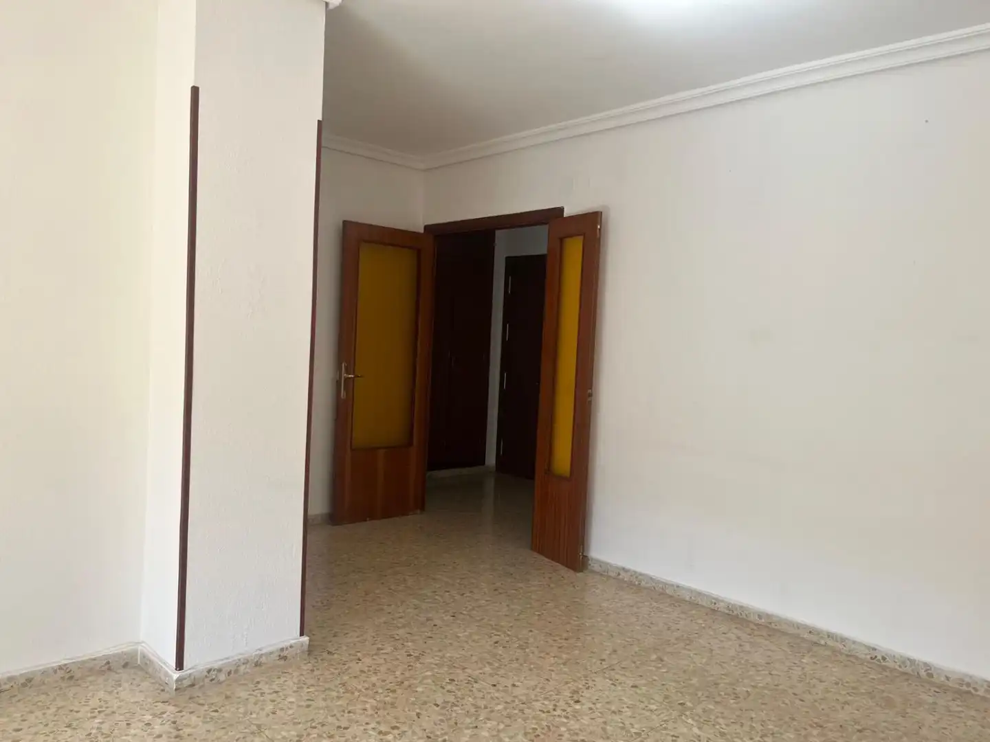 Flat for rent in Sevilla  with Air Conditioner, Terrace and Community pool