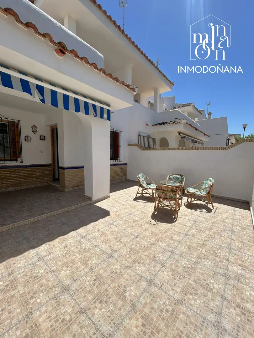 Terraza de Casa adosada en venta en Almonte con Terraza, Piscina y Amueblado