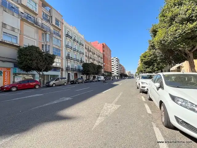 Vista exterior de Apartamento en venta en Valencia con Amueblado, Horno y Lavadora