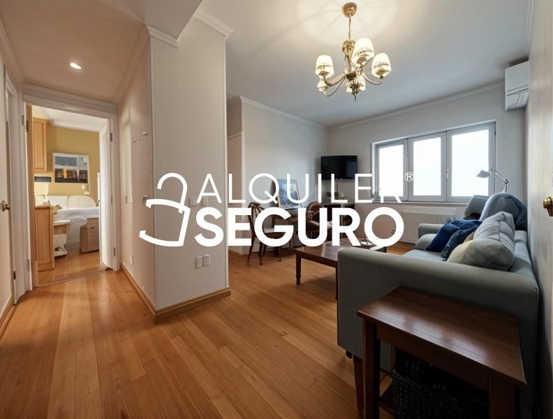Living room of Flat to rent in  Granada Capital  with Air Conditioner, Heating and Furnished