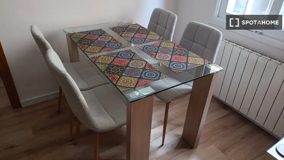 Comedor de Piso de alquiler en Barcelona con Aire acondicionado, Calefacción y Amueblado