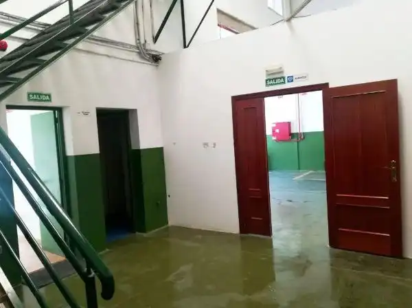 Fabrikhallen zur Miete in Pisa