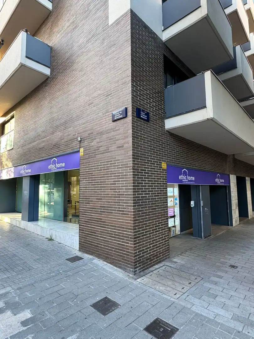 Vista exterior de Pis en venda en Badalona amb Terrassa