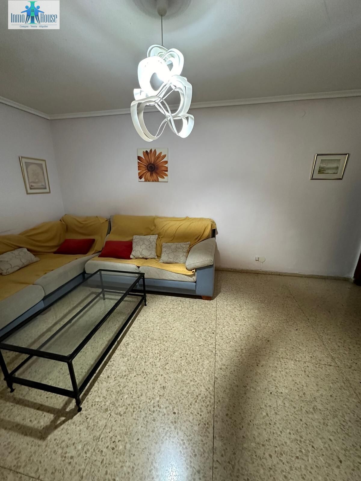 Sala d'estar de Pis en venda en  Albacete Capital amb Balcó