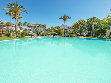 Apartament amb piscina en venda a Nueva Andalucía