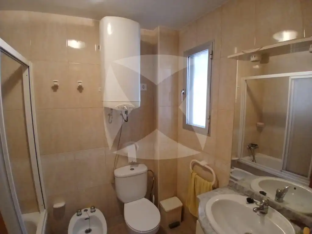 Badezimmer von Geschaftsraum zum Verkauf in Badajoz mit Klimaanlage