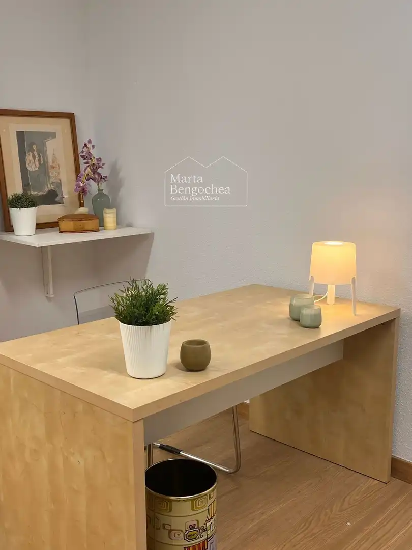 Office for rent in San Prudencio, Ensanche