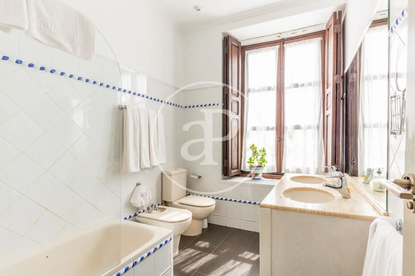 Bathroom of Country homes for sale in Utiel  with Air Conditioner, Heating and Private garden