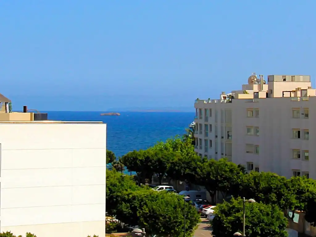 Apartment with lift for sale in Ses Figueretes - Platja d'en Bossa - Cas Serres