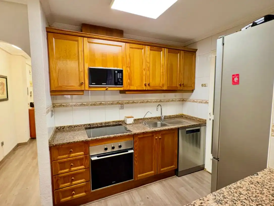 Cuina de Pis en venda en Torrevieja amb Aire condicionat i Balcó