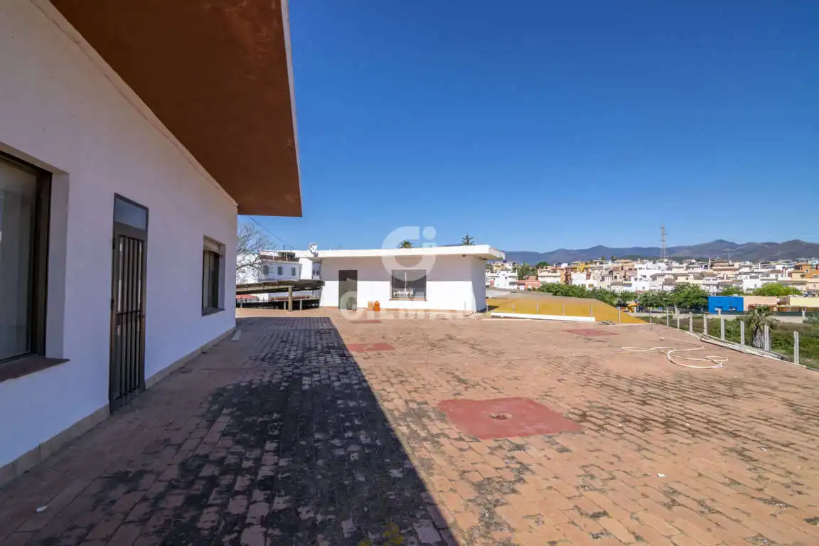 Vista exterior de Edificio en venta en Estepona