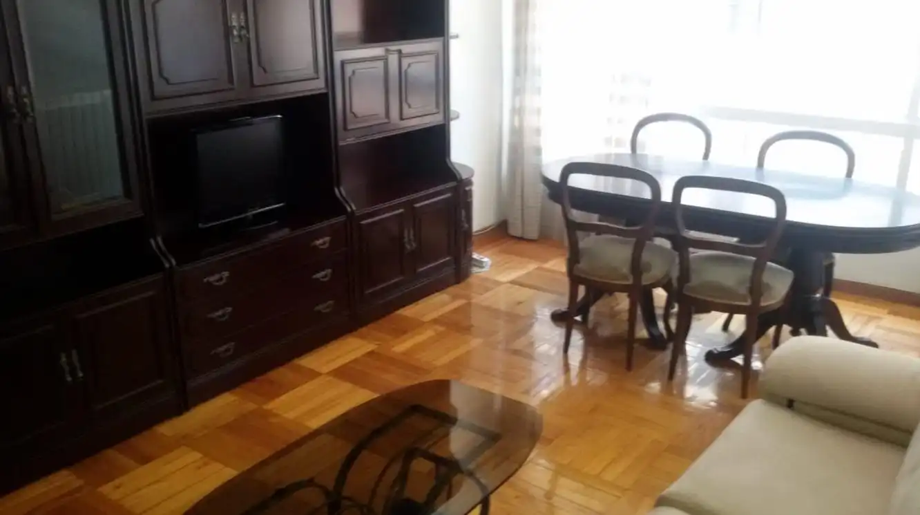 Sala d'estar de Pis en venda en Vigo  amb Calefacció, Terrassa i Moblat
