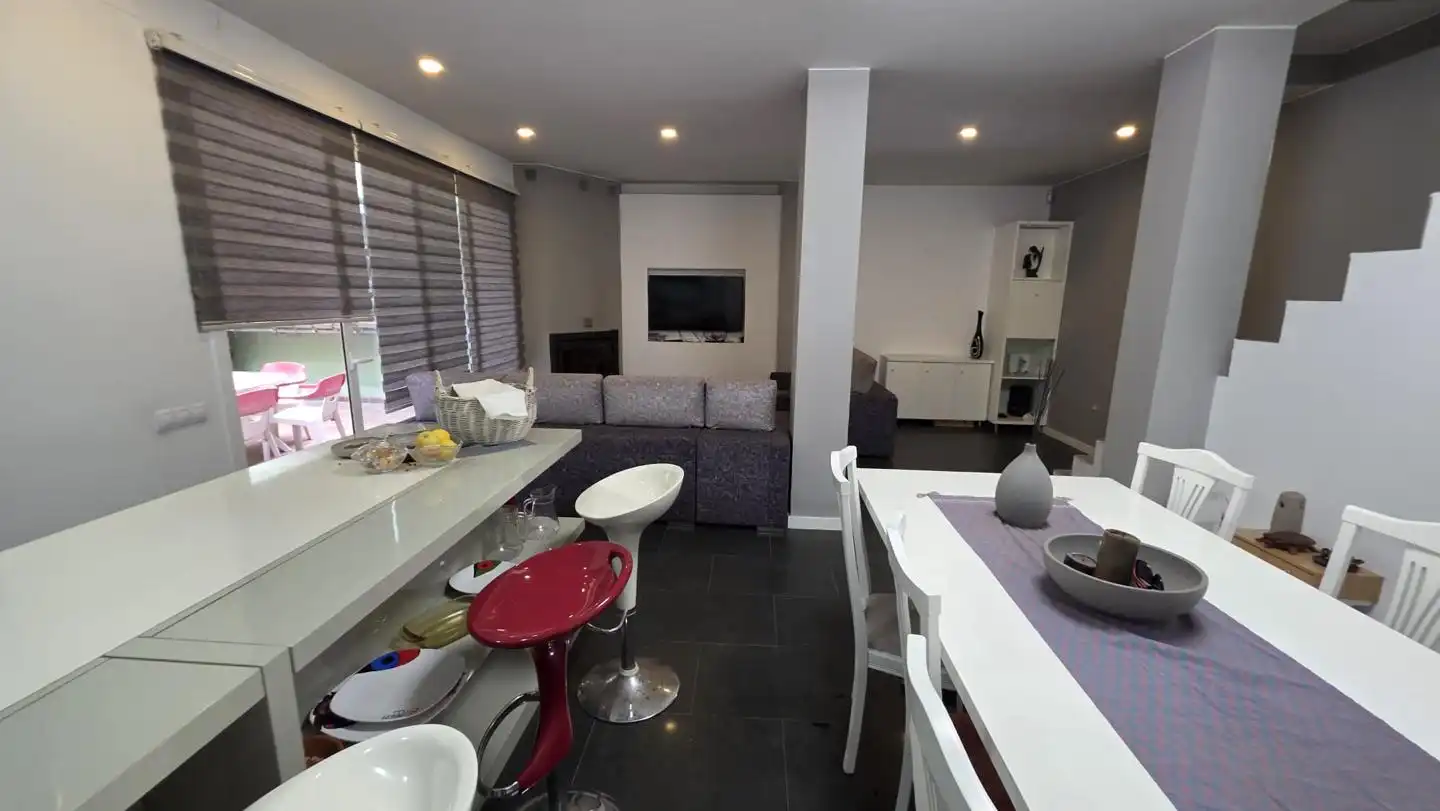 Dining room of Ground floor for share in Terrassa  with Air Conditioner, Heating and Terrace