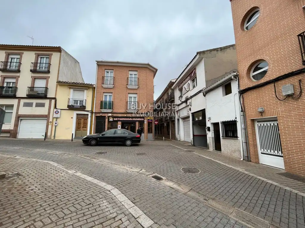 Exterior view of Garage for rent in Illescas